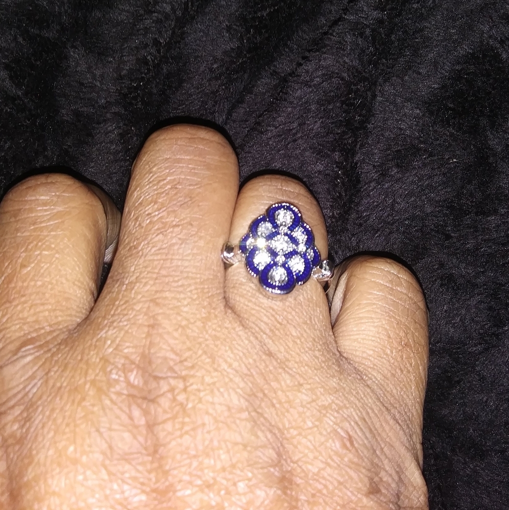 Women's Rings - Picture 2 of 3